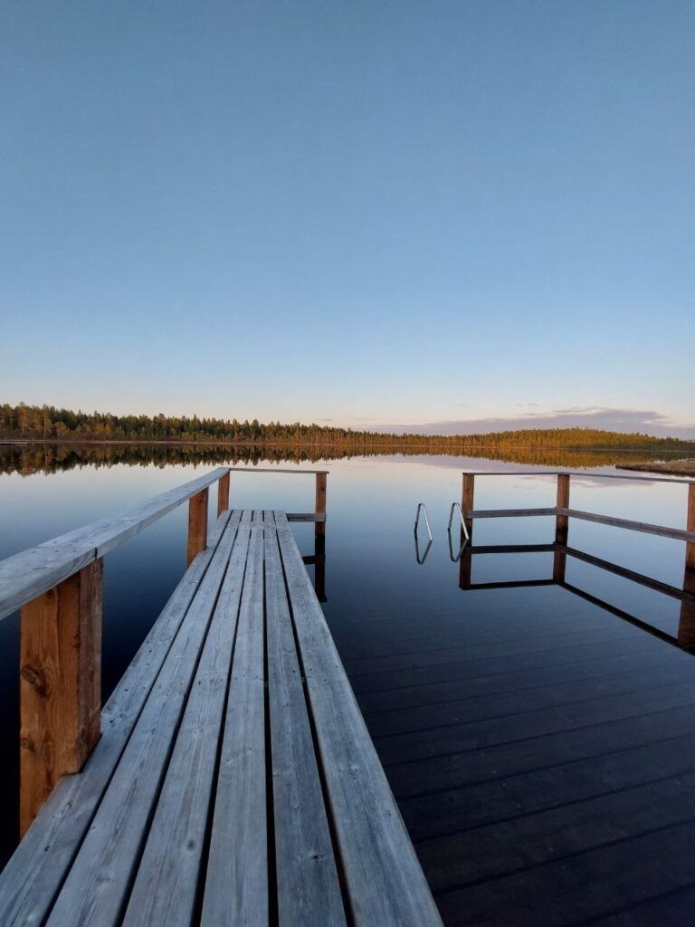 Vista al lago, Inari, Finlandia