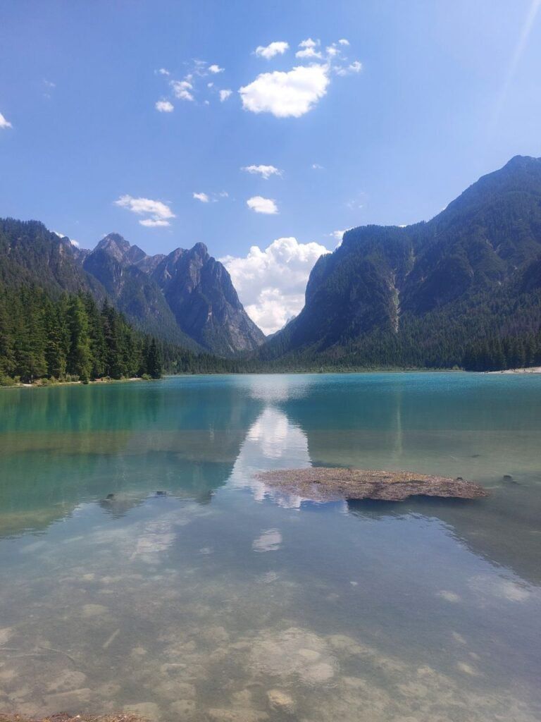 Lago di Dobiacco, Dolomitas, Italia