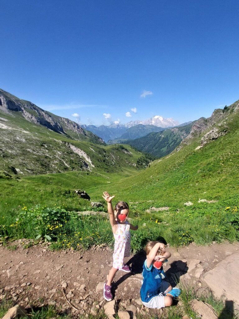 Ninos en Passo Giau