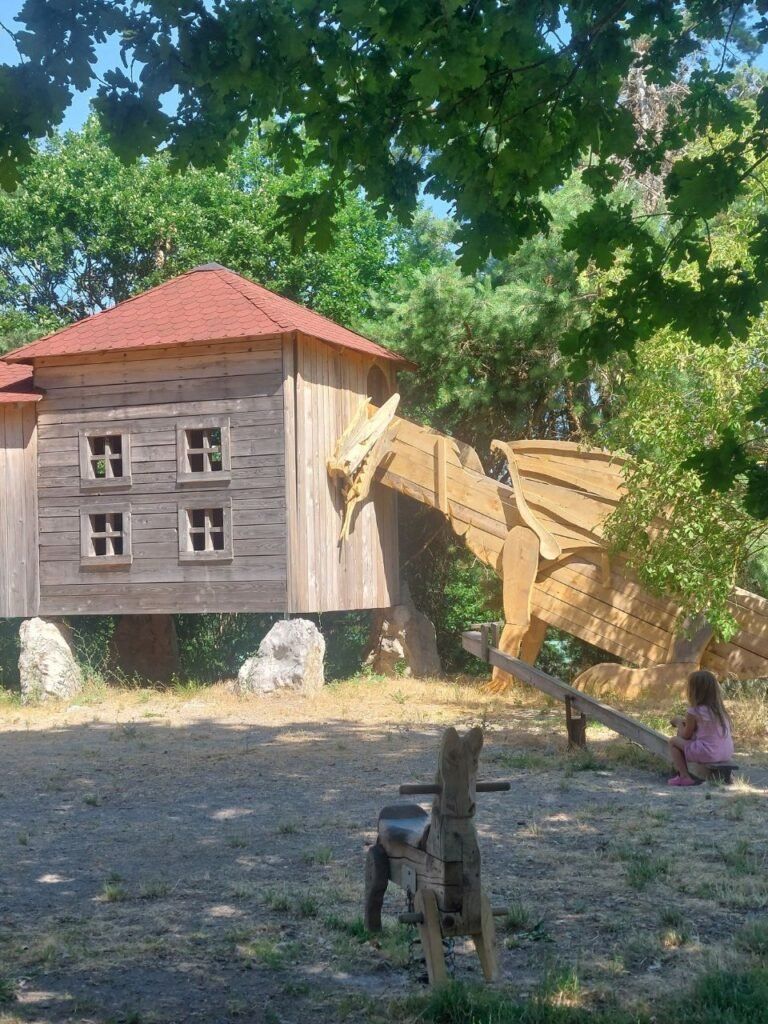 Parque infantil Camp PLana Eslovenia