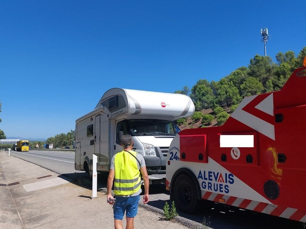autocaravana y grua