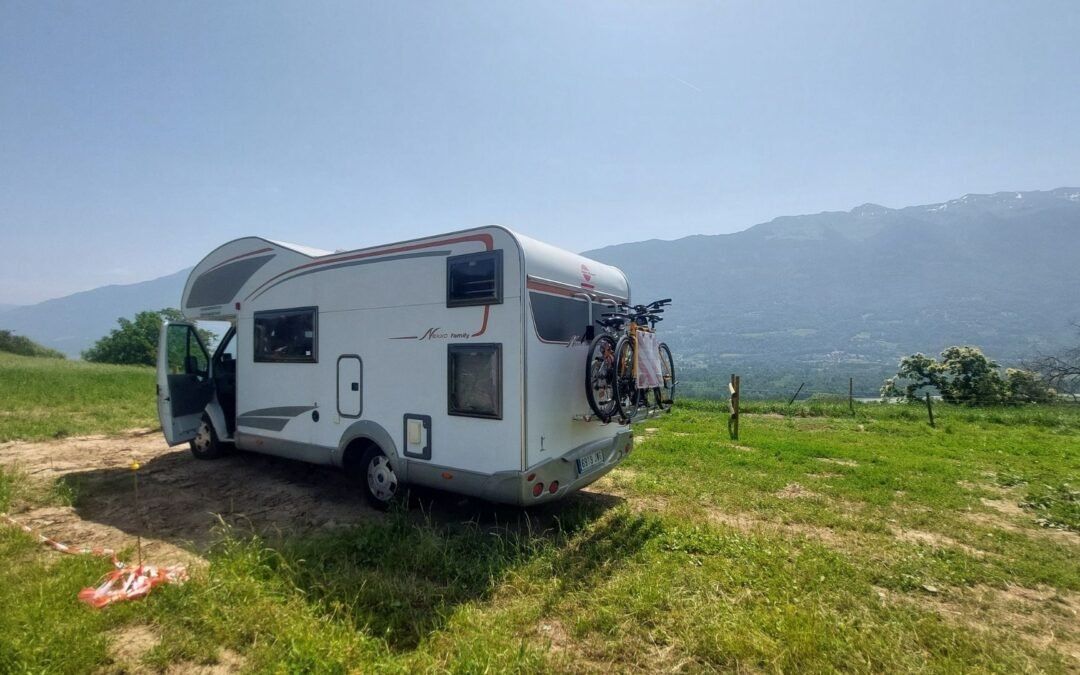 GUÍA COMPLETA [2026] para viajar en autocaravana con niños: todo lo que necesitas saber
