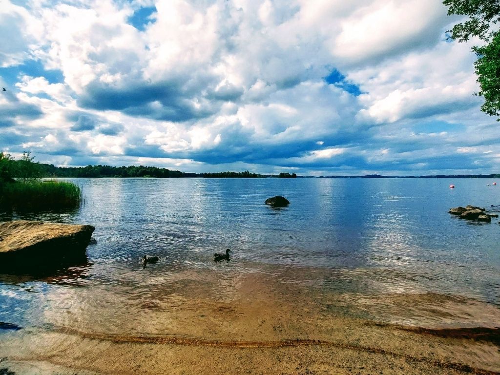 Lago en Suecia